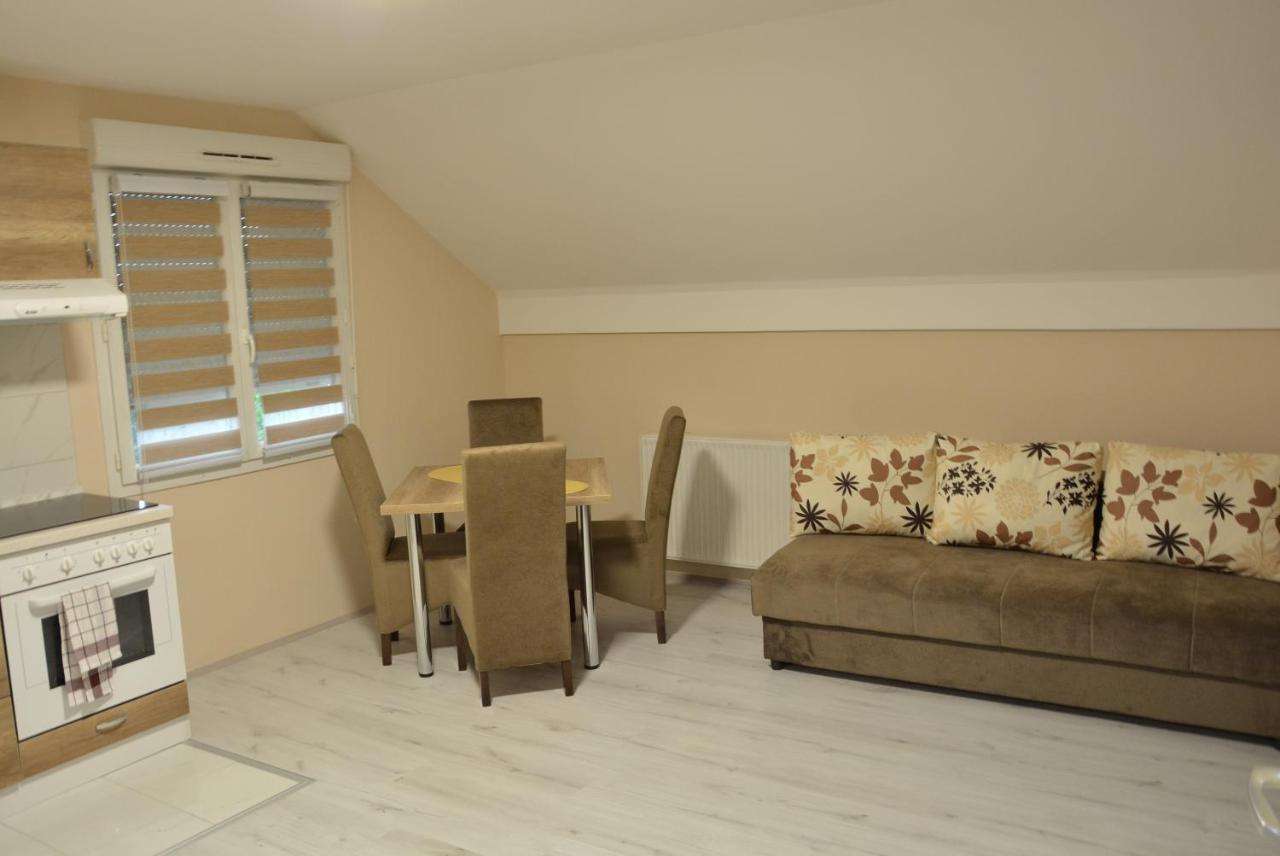 Garden Apartmani Jagodina Ngoại thất bức ảnh