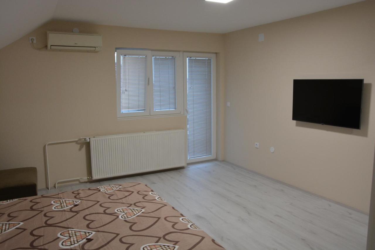 Garden Apartmani Jagodina Ngoại thất bức ảnh