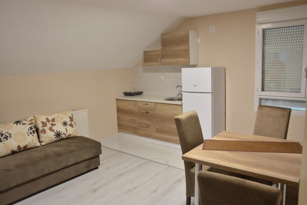 Garden Apartmani Jagodina Ngoại thất bức ảnh