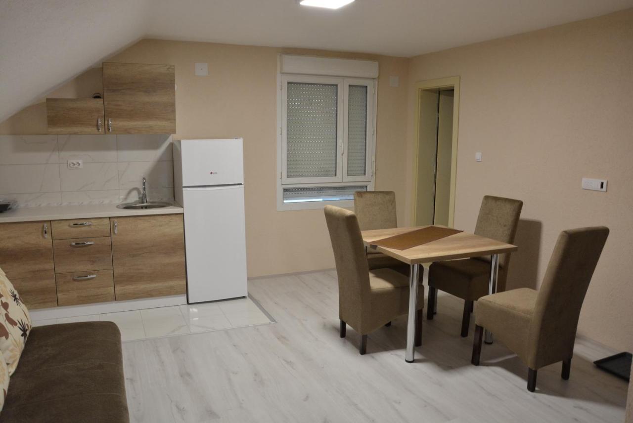 Garden Apartmani Jagodina Ngoại thất bức ảnh