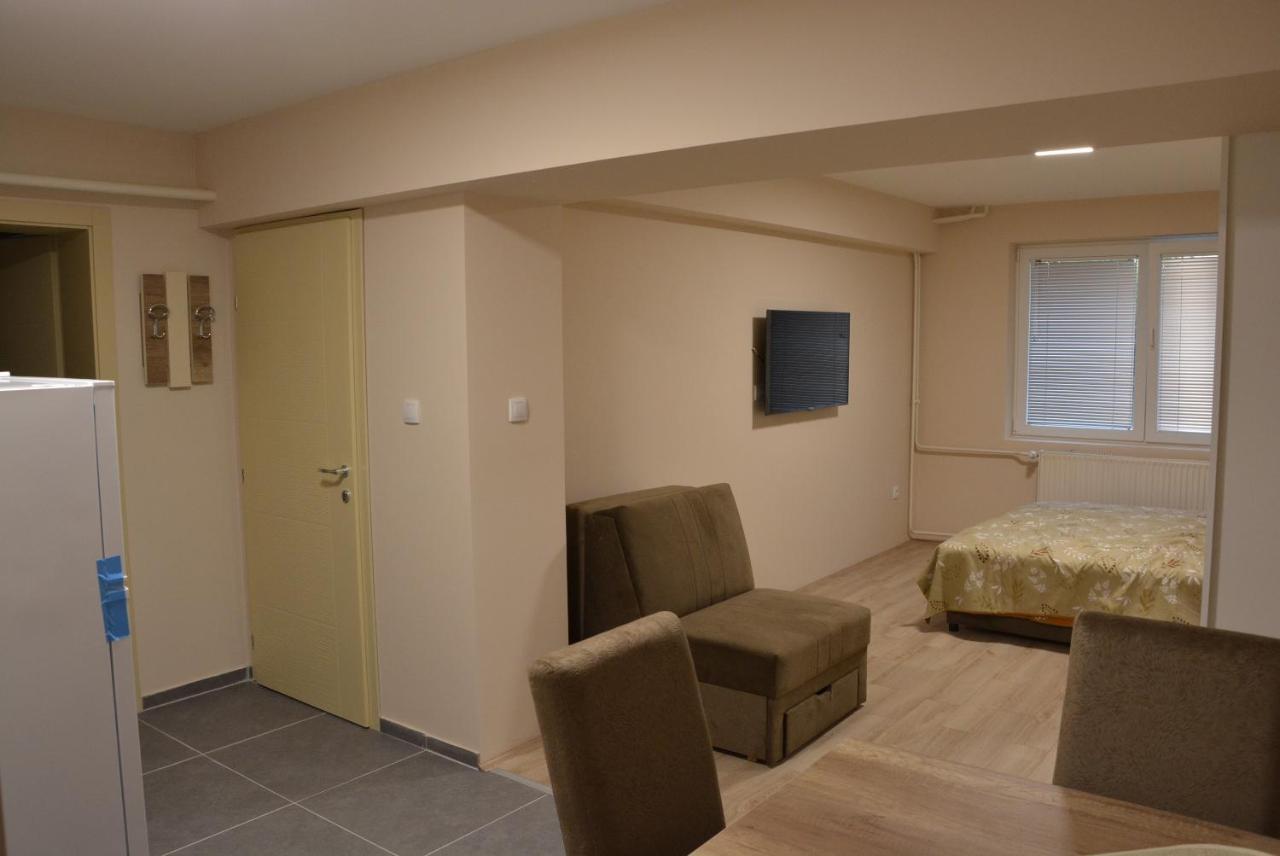 Garden Apartmani Jagodina Ngoại thất bức ảnh