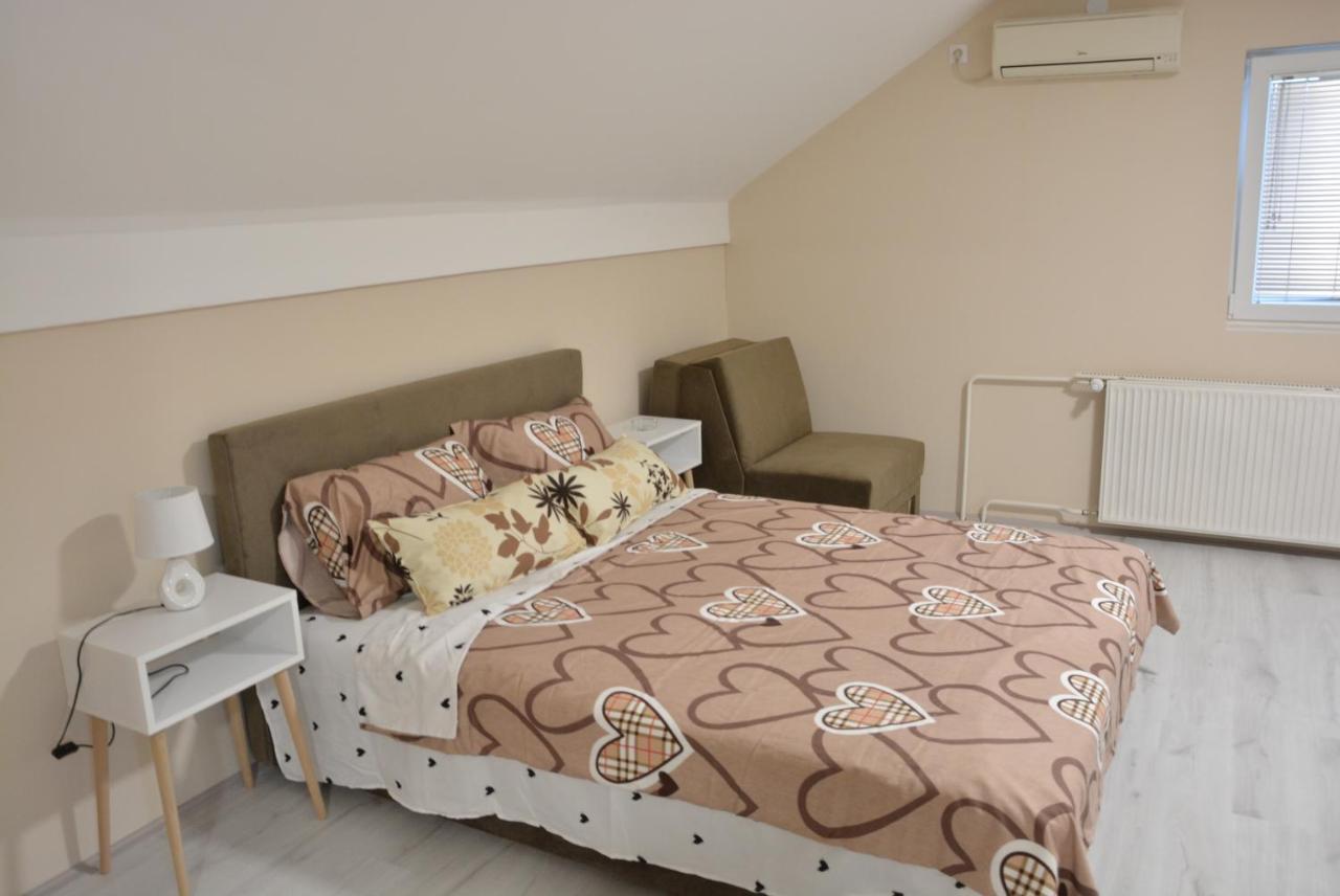 Garden Apartmani Jagodina Ngoại thất bức ảnh